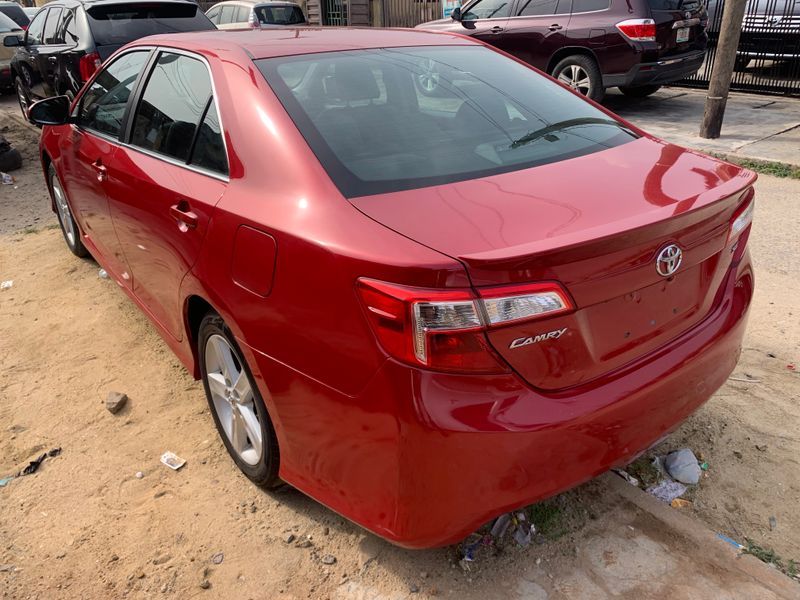 Thumbnail 3 of 2014 Toyota Camry SE